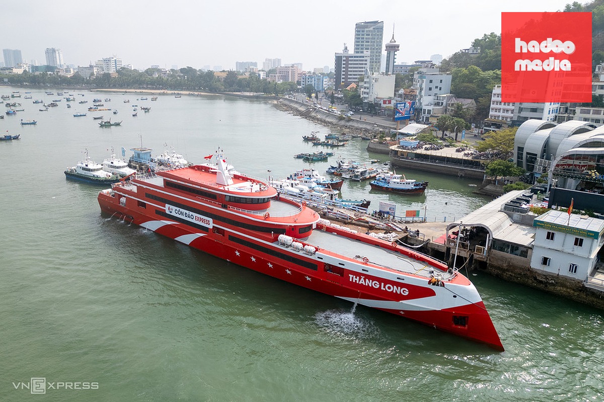 Tàu Thăng Long tại cảng Cầu Đá, phường Vũng Tàu. Ảnh: Trường Hà