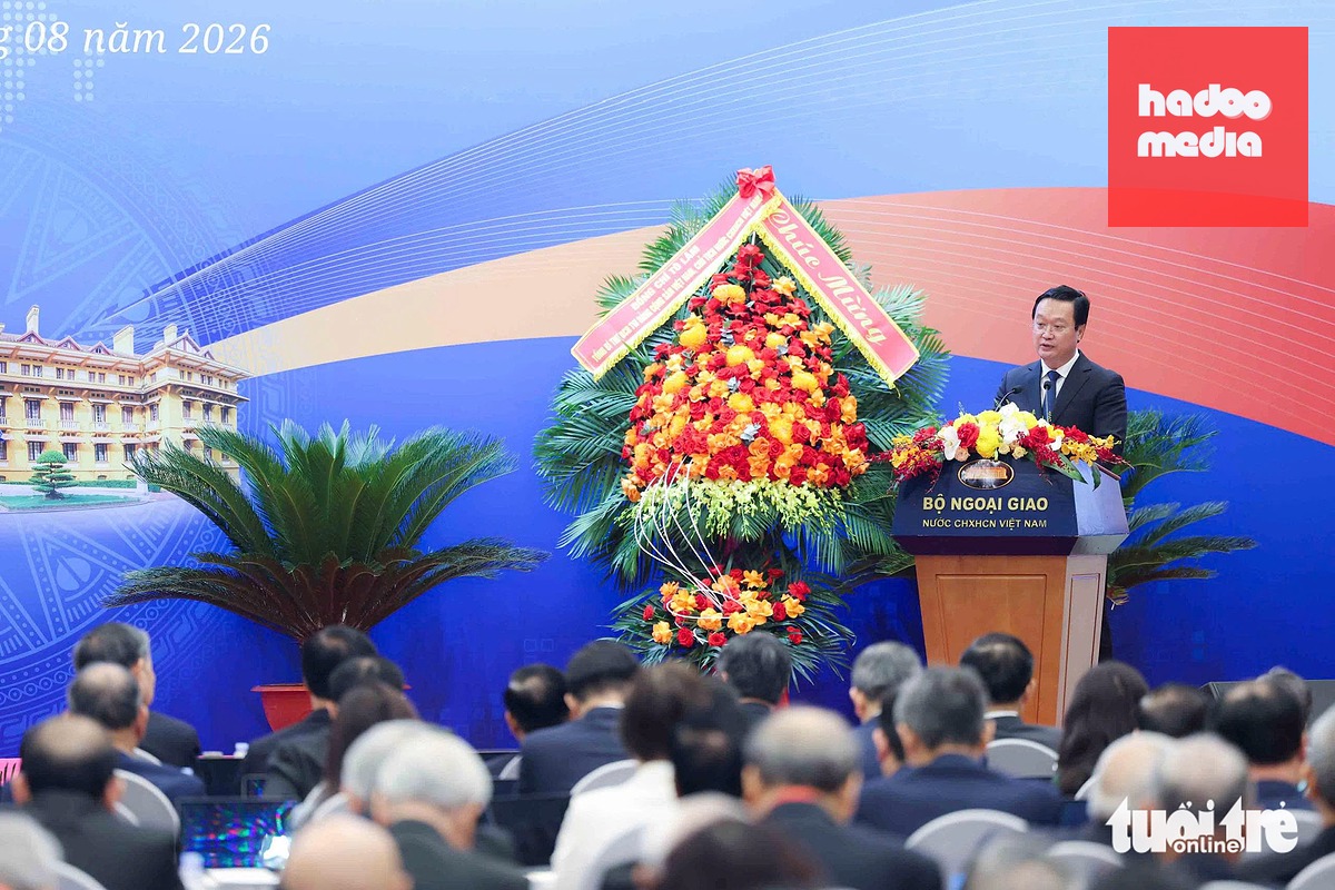 Phó Ban Chính sách, Chiến lược Trung ương Nguyễn Đức Trung phát biểu tại phiên khai mạc Hội nghị Ngoại giao lần thứ 33 ngày 1-8 - Ảnh: NGUYỄN KHÁNH