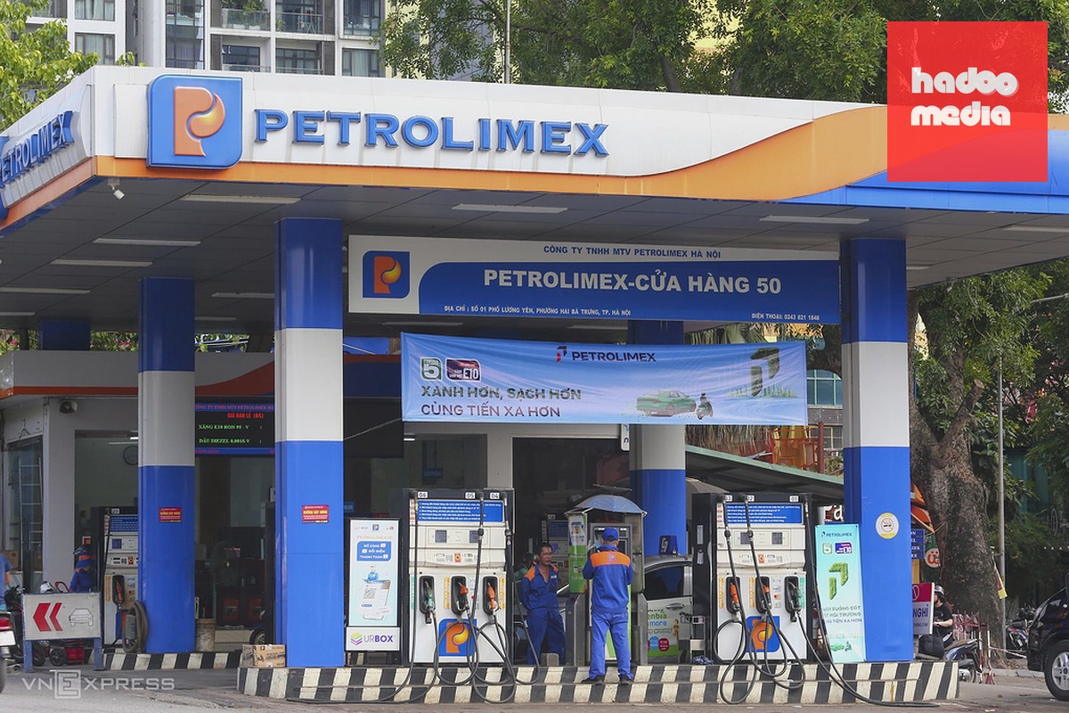 Cây xăng Petrolimex trên phố Lương Yên tại Hà Nội, tháng 5/2026. Ảnh: Phạm Chiểu