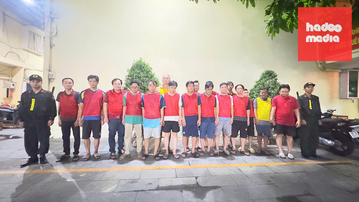 Cá độ bóng đá mùa World Cup, 17 người bị khởi tố - Ảnh: Công an TP.HCM
