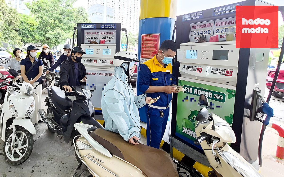 Phó thủ tướng thường trực: Xử nghiêm hành vi đầu cơ găm hàng xăng dầu, cửa hàng dừng bán không có lý do - Ảnh 2.
