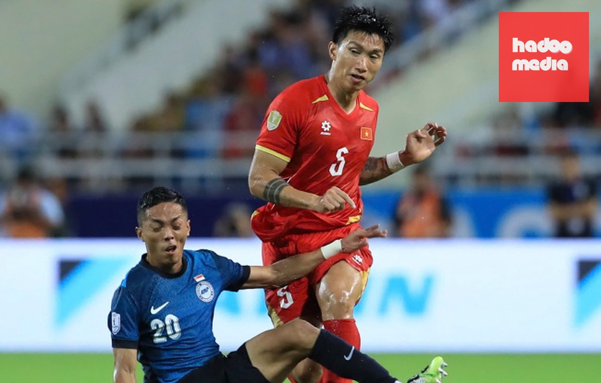 Văn Hậu ở trận đấu Singapore. Ảnh: VFF.