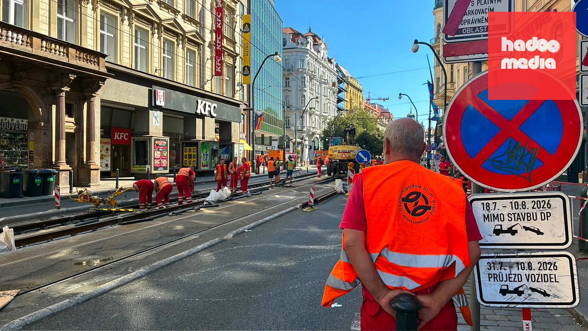 Công Trình Xây Dựng Ảnh Hưởng Đến Du Khách và Doanh Nghiệp Tại Trung Tâm Praha Mùa Hè Nóng Bỏng
