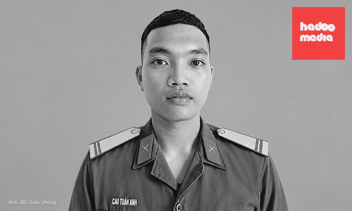 Trung sĩ cho anh Cao Tuấn Anh. Ảnh: Bộ Quốc phòng