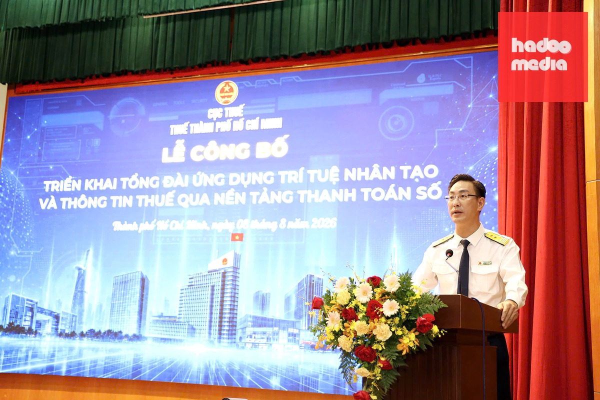 Ông Đoàn Minh Dũng, Trưởng Thuế TP.HCM, cho biết Thuế TP.HCM là đơn vị tiên phong trong cả nước đưa ứng dụng trí tuệ nhân tạo và giải pháp thanh toán số vào thực tiễn quản lý thuế - Ảnh: ÁNH HỒNG
