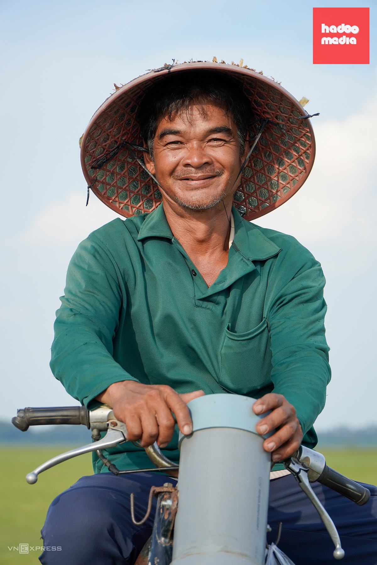 Nghề chăn trâu độc đáo ở lòng hồ Dầu Tiếng thu nhập hàng trăm triệu