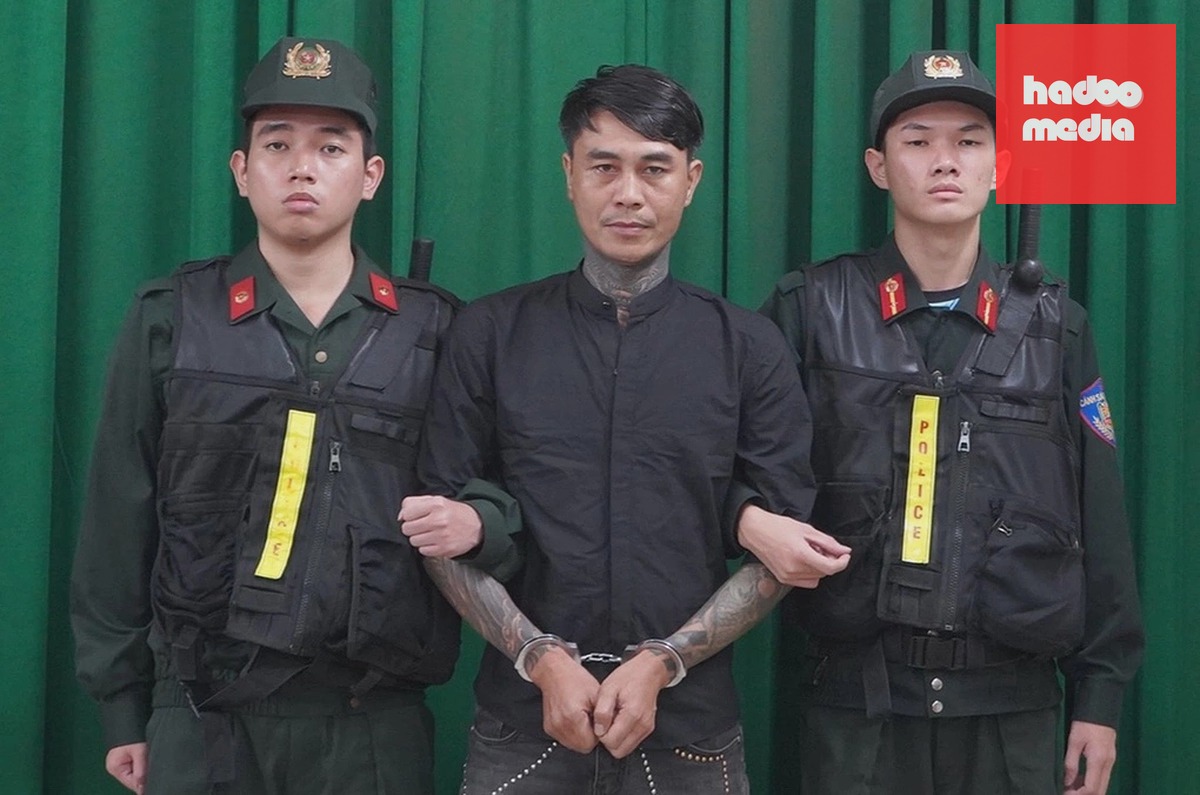 Lê Tuấn Phong tại cơ quan điều tra. Ảnh: Công an TP HCM