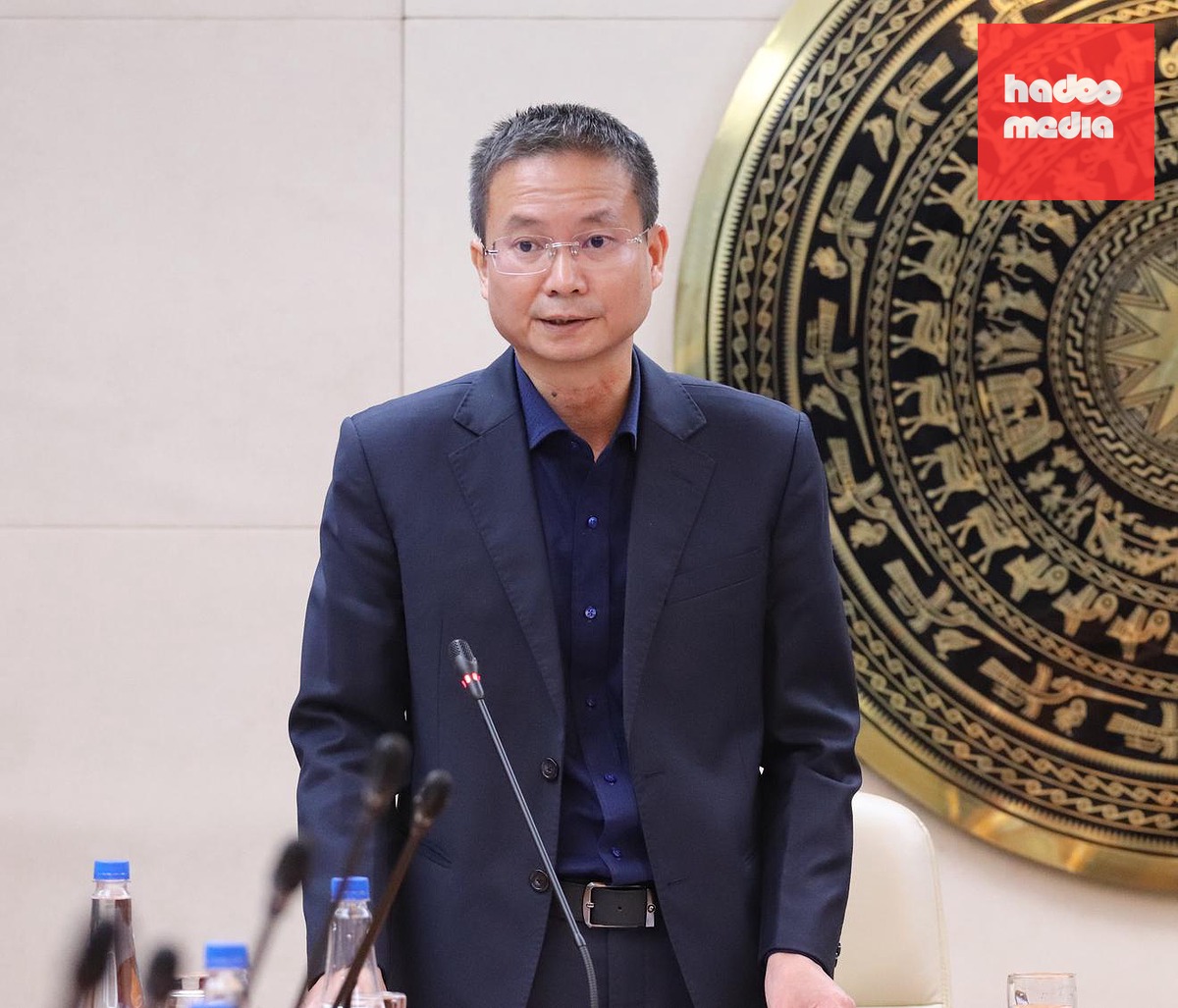 Phó tổng Thanh tra Chính phủ Lê Tiến Đạt ký ban hành kết luận thanh tra nhà đất dôi dư tại Bộ Tài chính - Ảnh: TTCP
