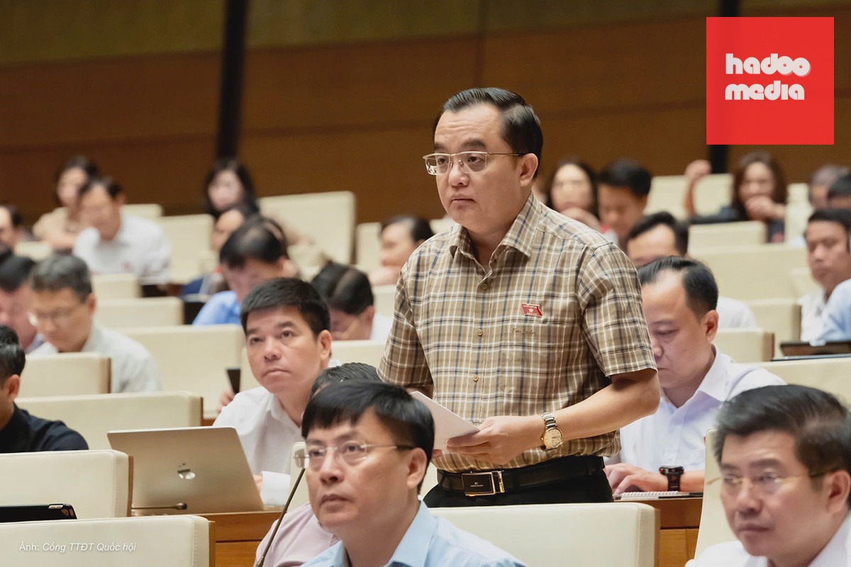Đại biểu Huỳnh Ngọc Liêm, Phó giám đốc Công an tỉnh Lâm Đồng, phát biểu tại phiên thảo luận hội trường. Ảnh: Cổng TTĐT Quốc hội
