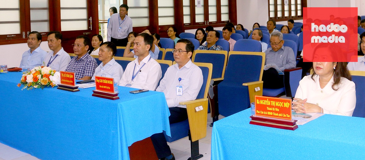 TP Cần Thơ trang bị kỹ năng ứng dụng AI cho cán bộ, công chức - Ảnh: HOÀNG OANH
