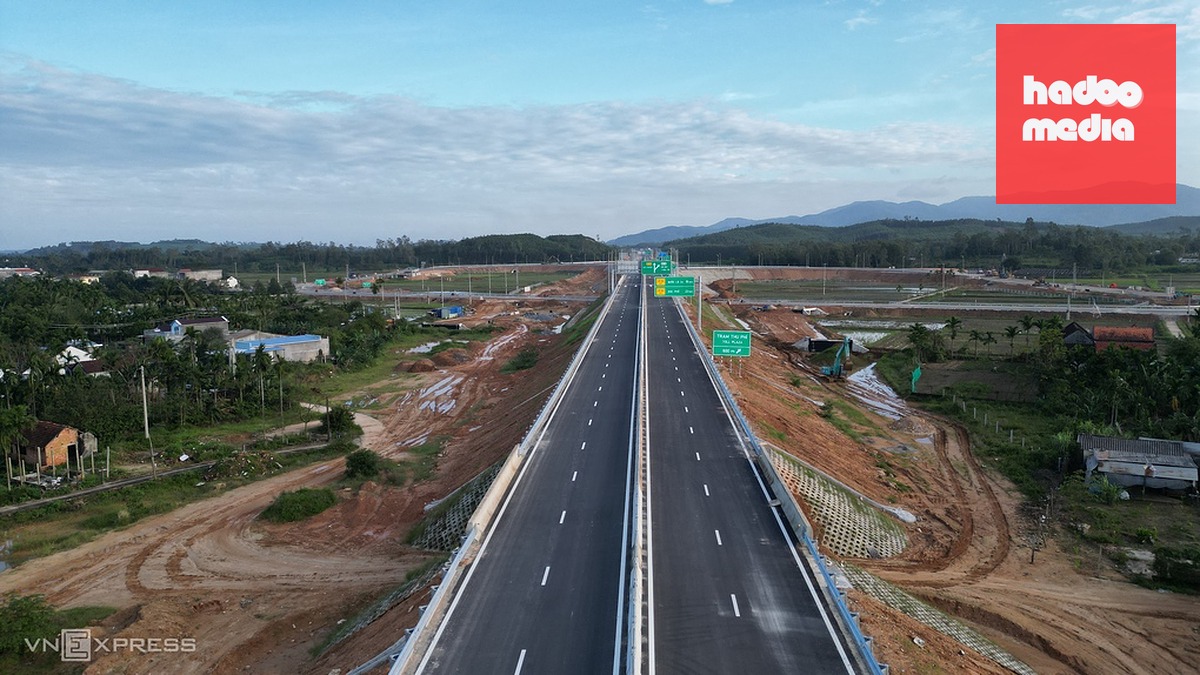 Đường cao tốc Quảng Ngãi - Hoài Nhơn. Ảnh: Phạm Linh