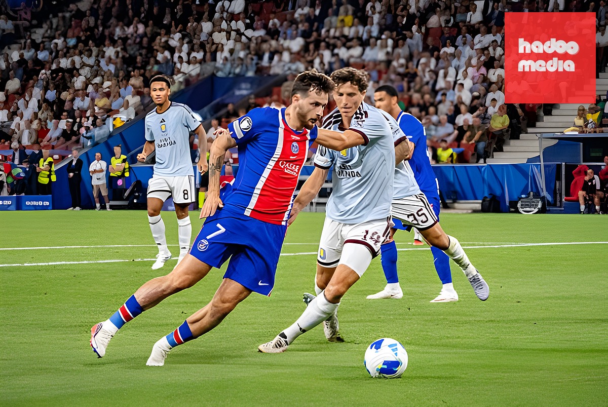 Kvaratskhelia chính là người mở tỷ số cho PSG. Ảnh: Getty.