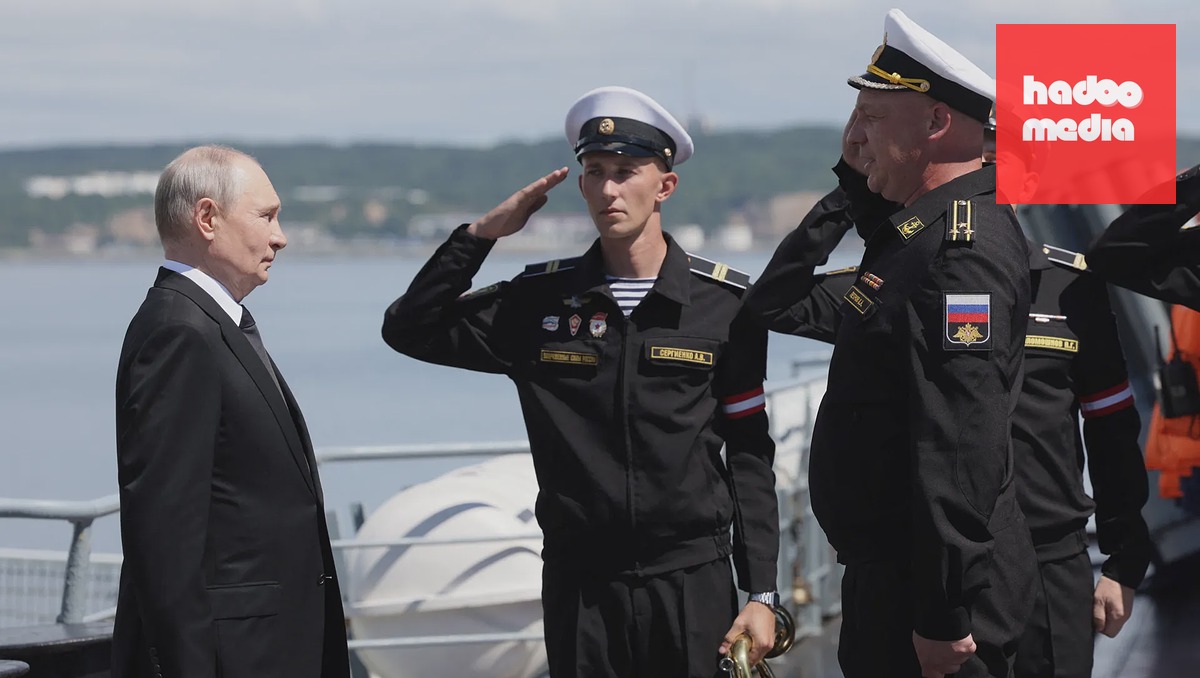 Ruský vládce Vladimir Putin sleduje vojenské cvičení Tichomořské flotily v Sachalinské oblasti