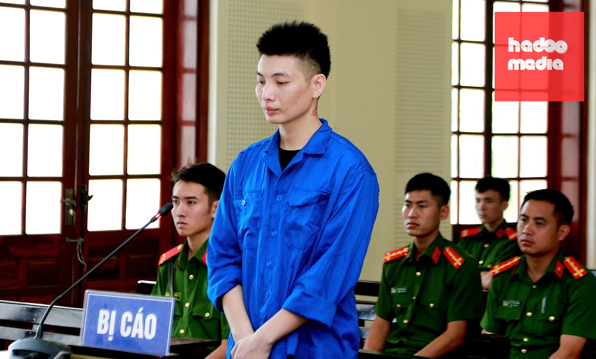 Bàn Văn Vỹ tại phiên tòa sơ thẩm ngày 13-8 - Ảnh: D.HÒA