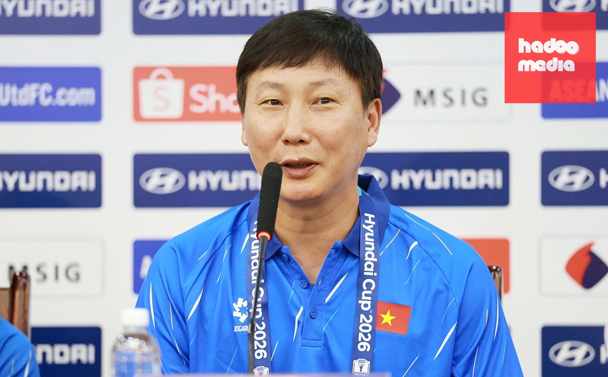Ông Kim Sang-sik sẵn sàng gây bất ngờ cho Malaysia. Ảnh: VFF