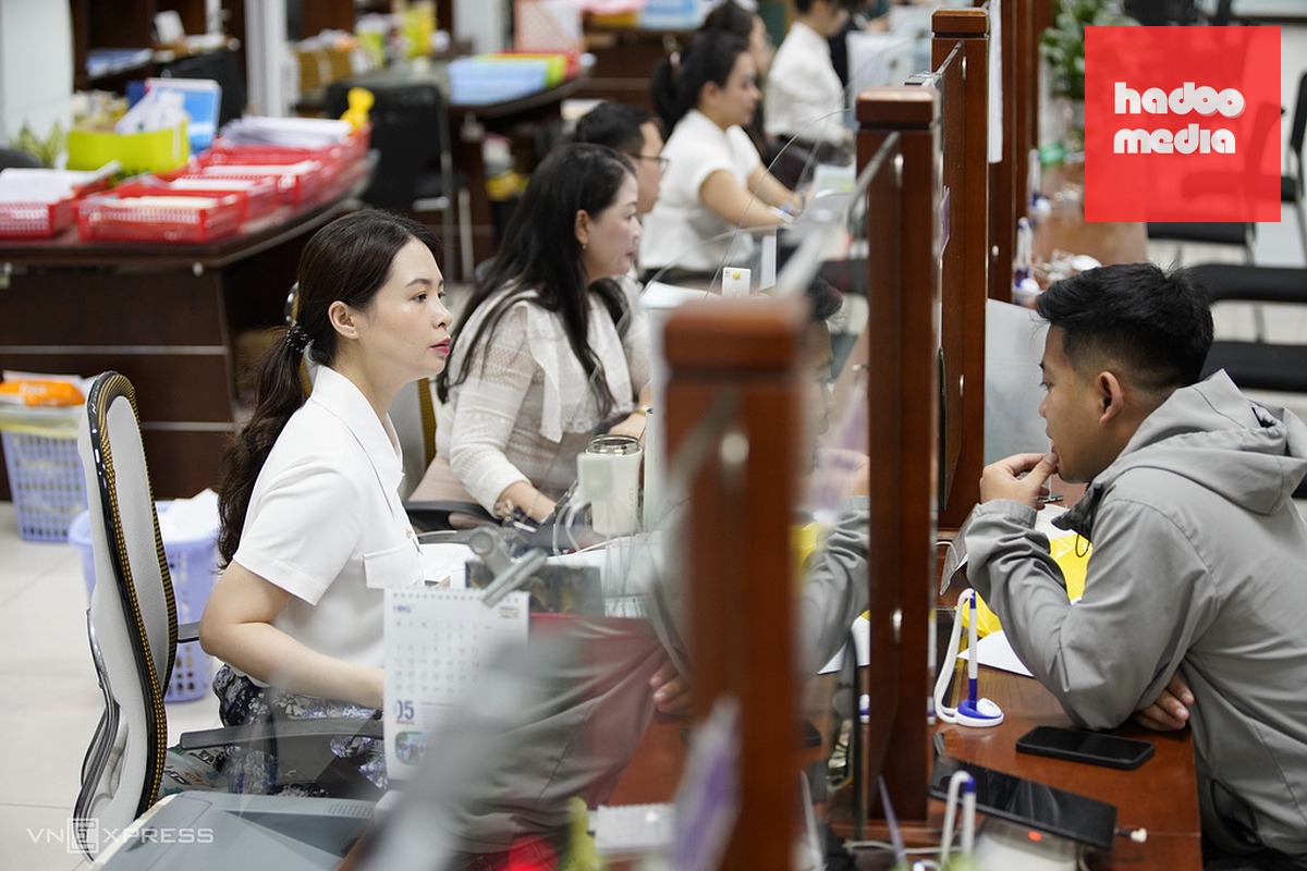 Công chức làm việc tại Trung tâm hành chính TP Đà Nẵng, tháng 5/2025. Ảnh: Nguyễn Đông