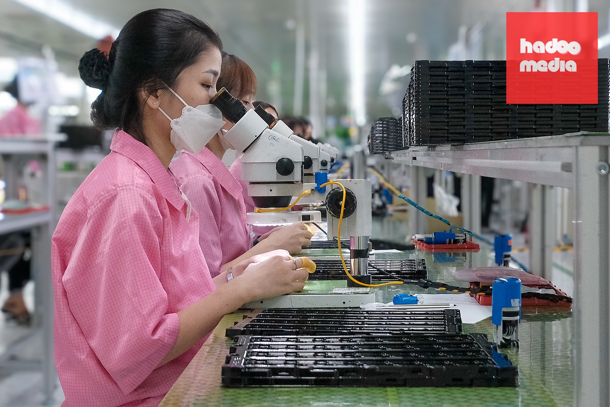 Lĩnh vực điện tử có mức nhập siêu cao nhất. Trong ảnh một nhà máy điện tử - Ảnh: GIA ĐOÀN