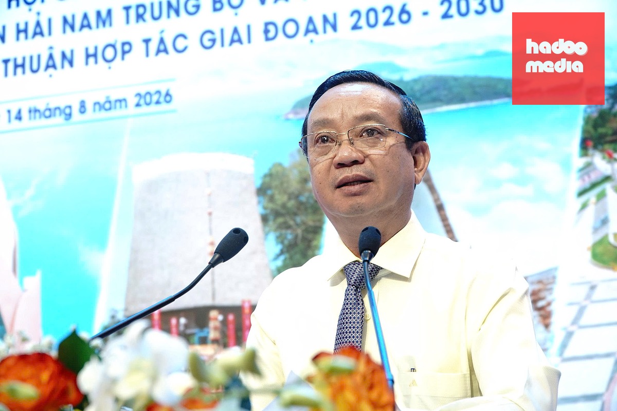 Phó chủ tịch UBND TP.HCM Bùi Minh Thạnh phát biểu tại hội nghị - Ảnh: TRẦN MAI