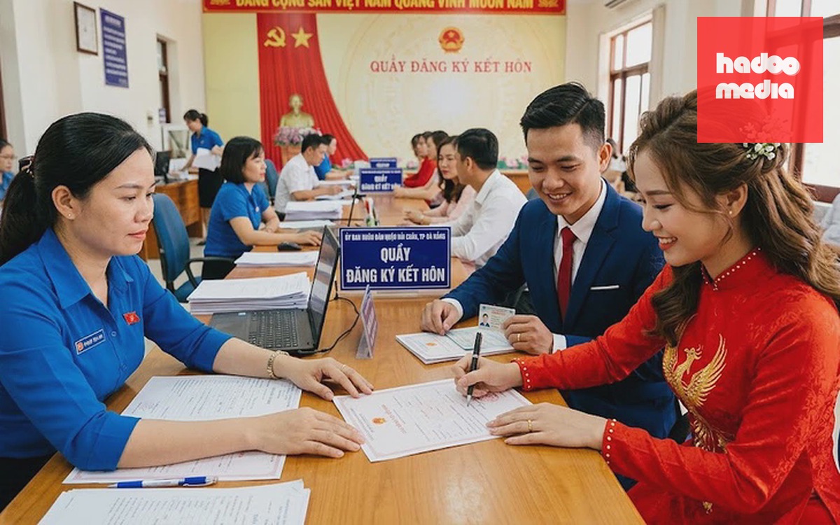 Bỏ dép, giấy “nhờ vớt xác” trên cầu, kết hôn cho vui: Luật sư lên tiếng - Ảnh 2.