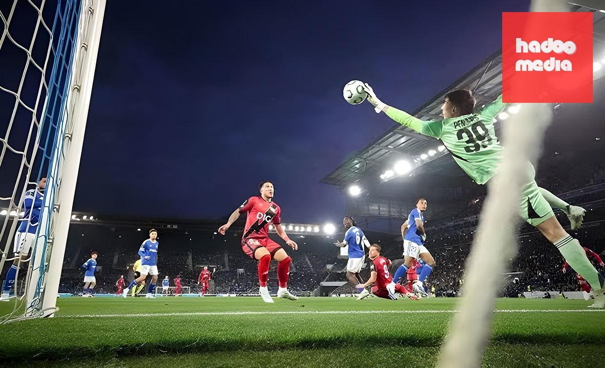 Thủ thành 21 tuổi sẵn sàng tỏa sáng ở mùa giải 2026/27. (Ảnh: The Athletic)