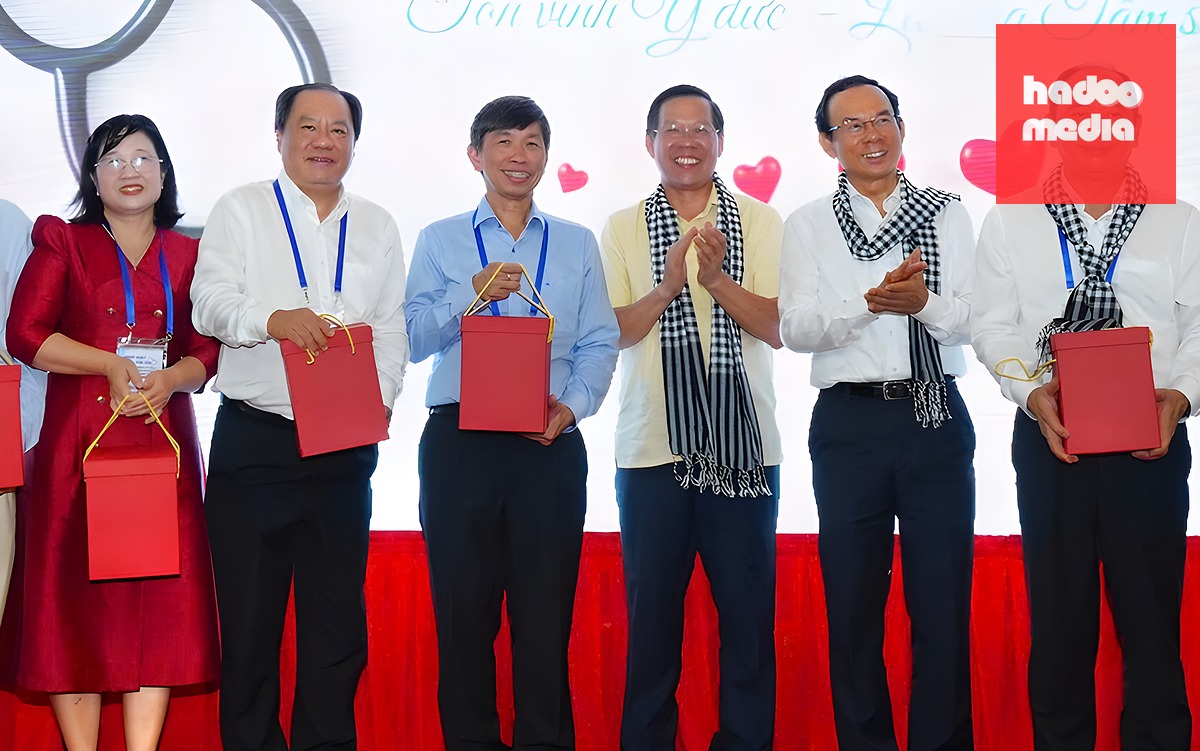 Giám đốc Sở Y tế TP.HCM: Mỗi bệnh viện phải có chuyên ngành thế mạnh, hướng đến trung tâm xuất sắc  - Ảnh 2.