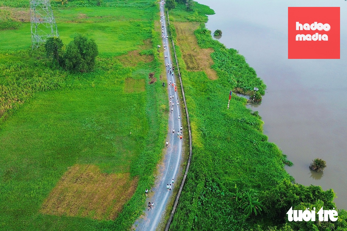 Đường ven sông Sài Gòn (xã Phú Hòa Đông) - Ảnh: NGỌC KHẢI
