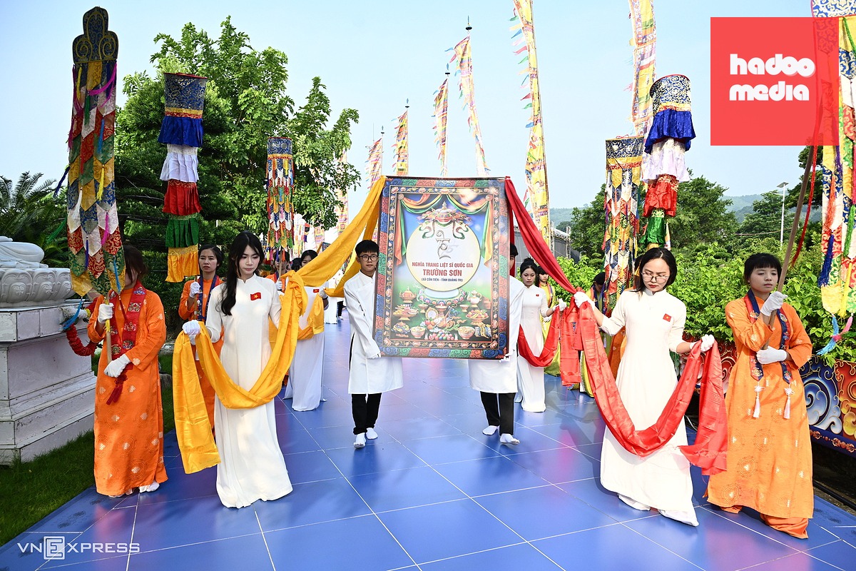 Hàng nghìn người tham dự lễ cầu siêu liệt sĩ tại Mandala Tây Thiên