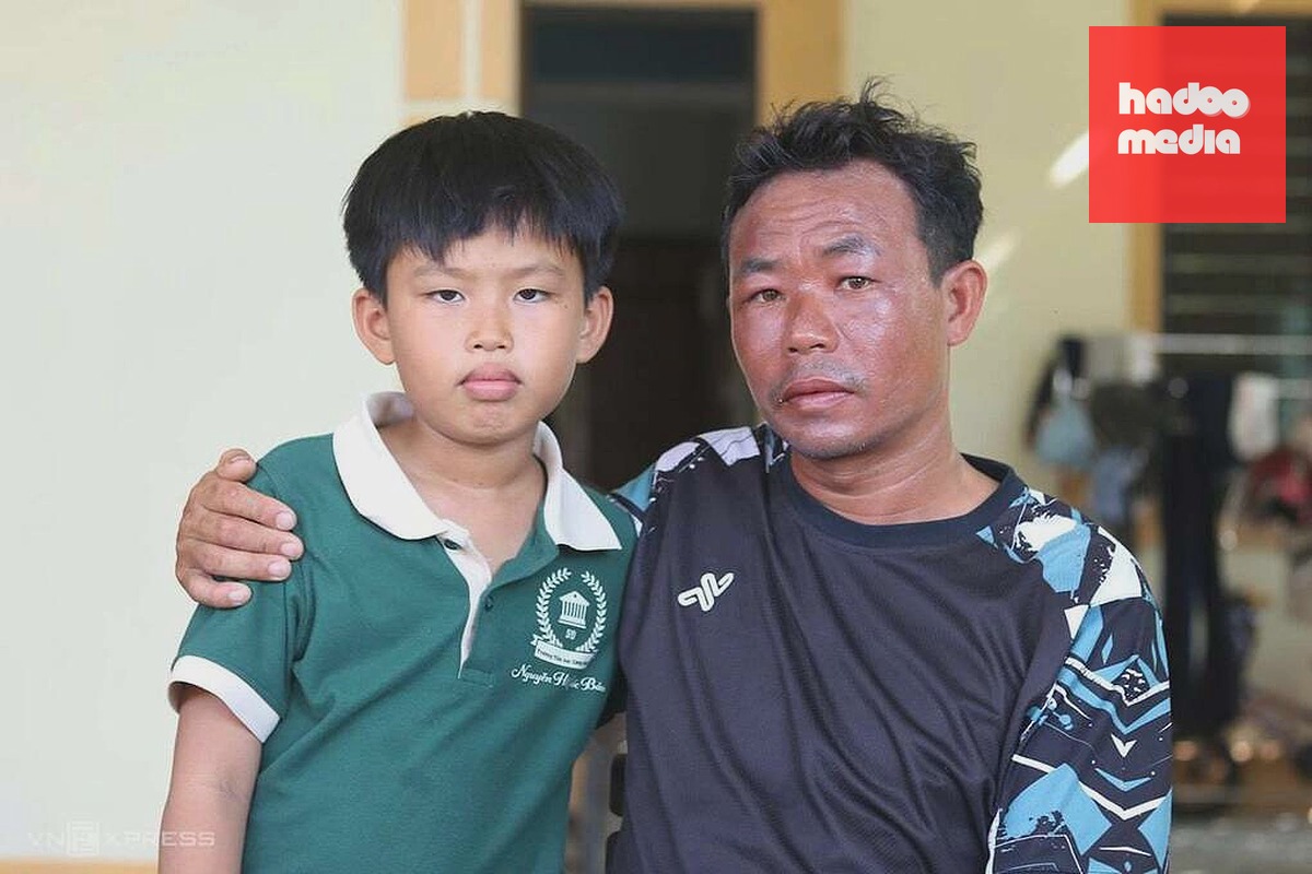 Anh Thanh cùng con trai đầu. Ảnh: Đức Hùng