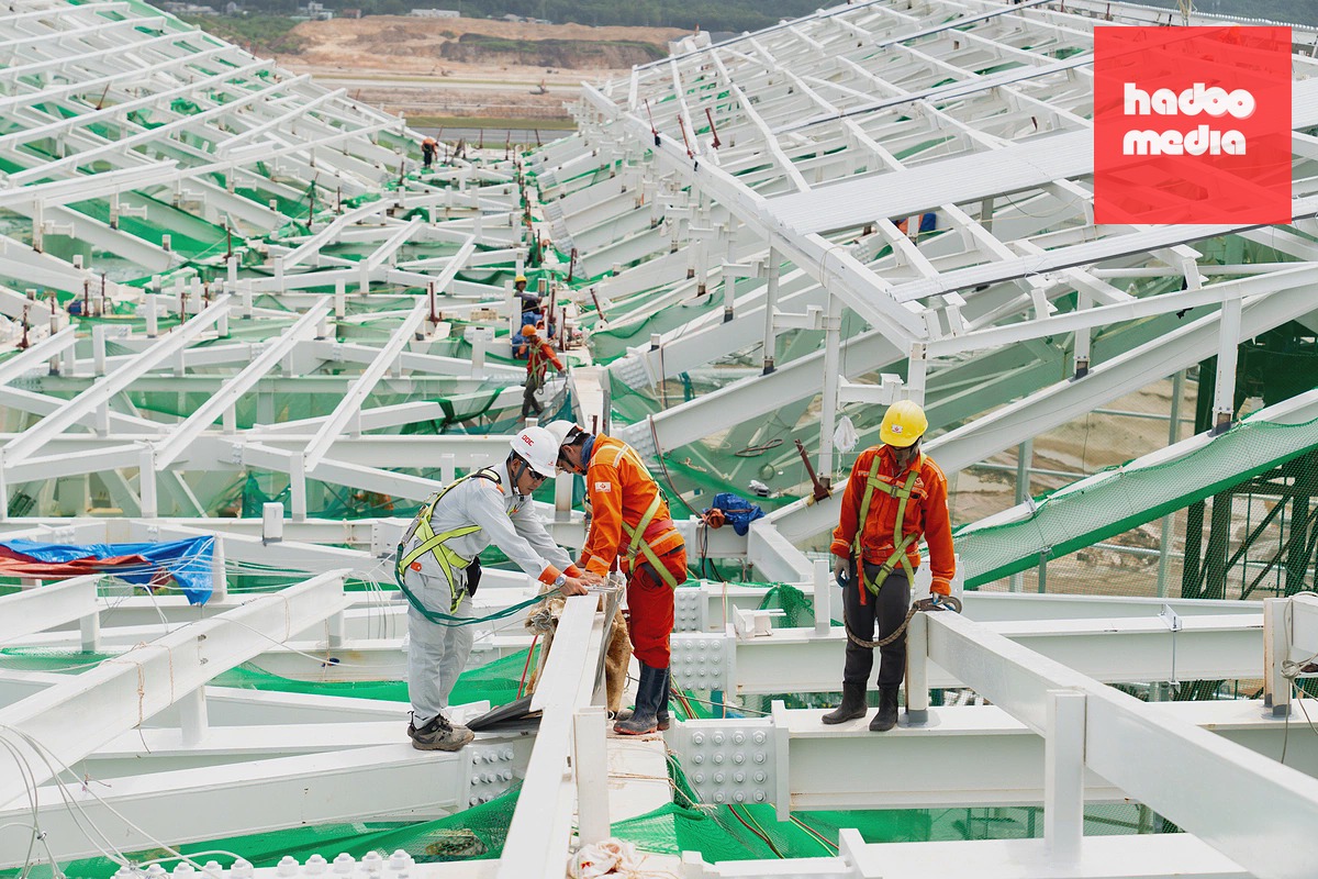 Nhà ga sân bay Phú Quốc hình chim phượng hoàng sau một năm thi công