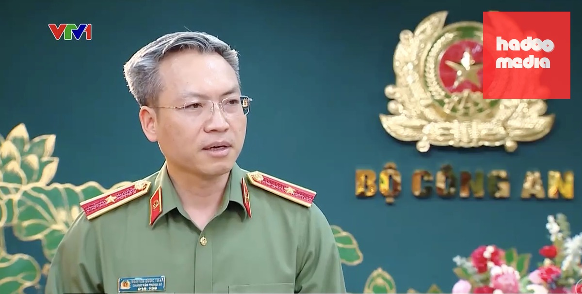 Thiếu tướng Nguyễn Quốc Toản - Chánh văn phòng, Người phát ngôn Bộ Công an - trả lời phỏng vấn - Ảnh: VTV