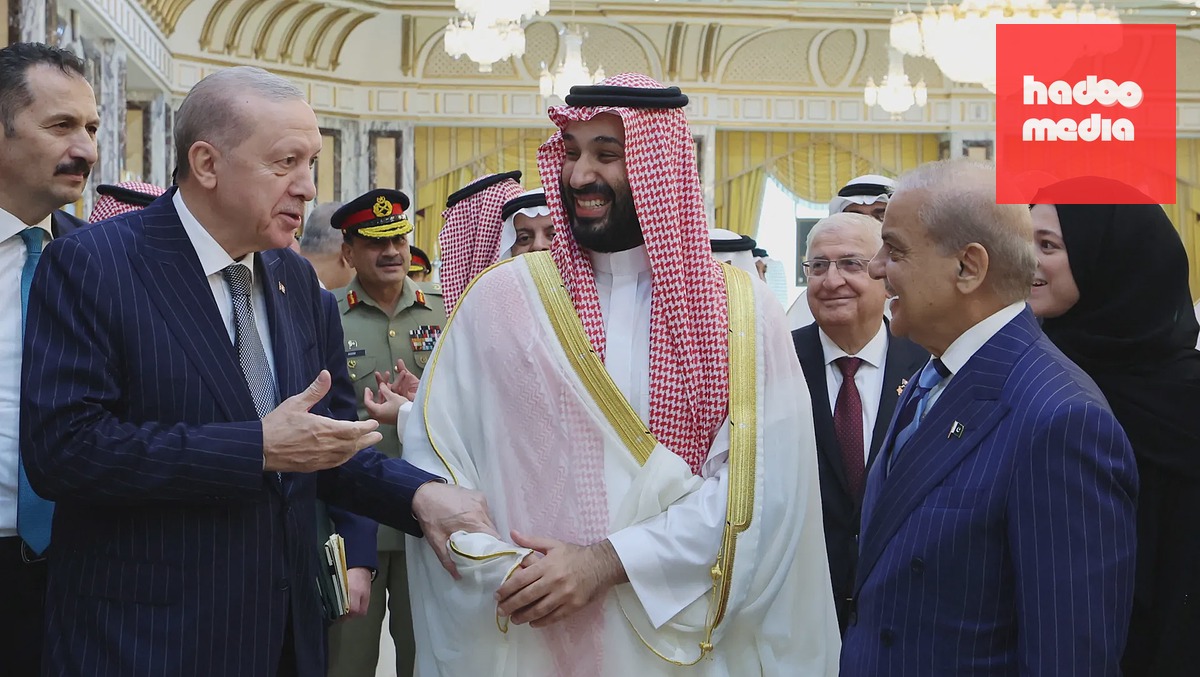 Turecký prezident Recep Tayyip Erdogan, saúdský korunní princ Muhammad bin Salmán a pákistánský premiér Šahbáz Šaríf