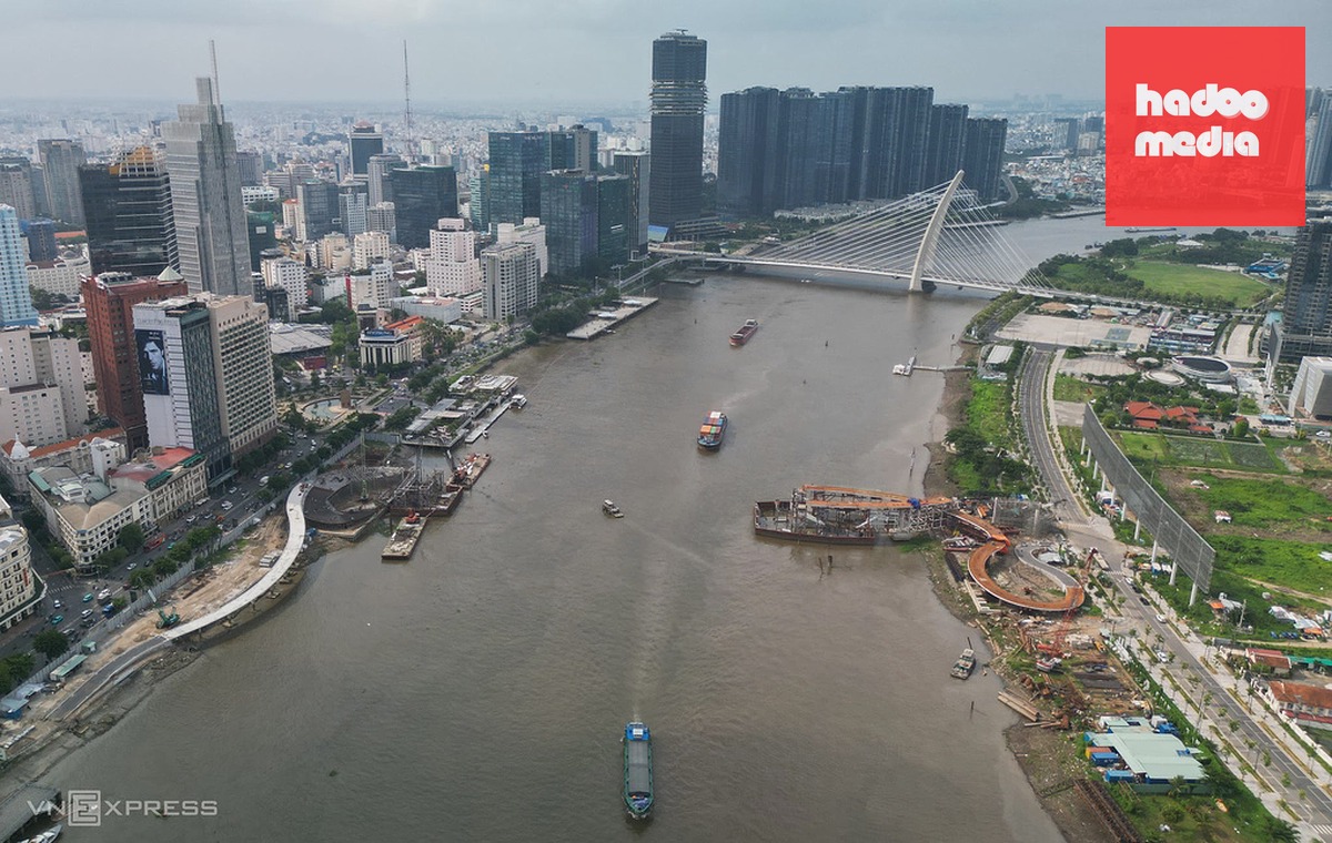 Sông Sài Gòn, đoạn chảy qua trung tâm TP HCM, tháng 8/2026. Ảnh: Quỳnh Trần