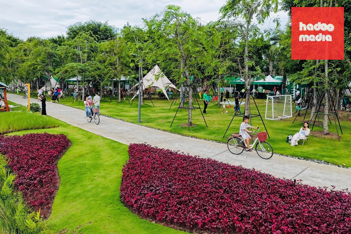 Không gian xanh khuyến khích người lớn, trẻ nhỏ ra ngoài, hạn chế thời gian dùng thiết bị điện tử - Ảnh: Phong Anh
