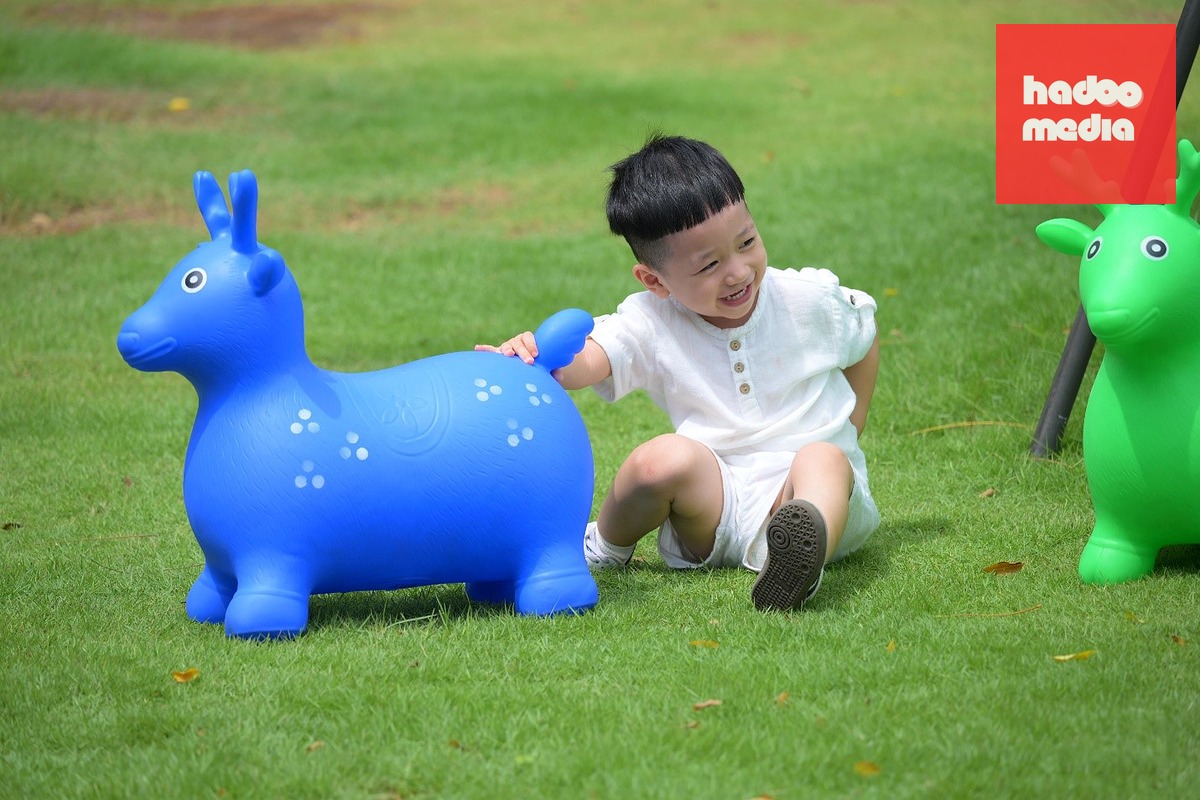 Công viên, khoảng xanh là nơi giúp trẻ học tập, trải nghiệm lớn khôn mỗi ngày - Ảnh: Phong Anh