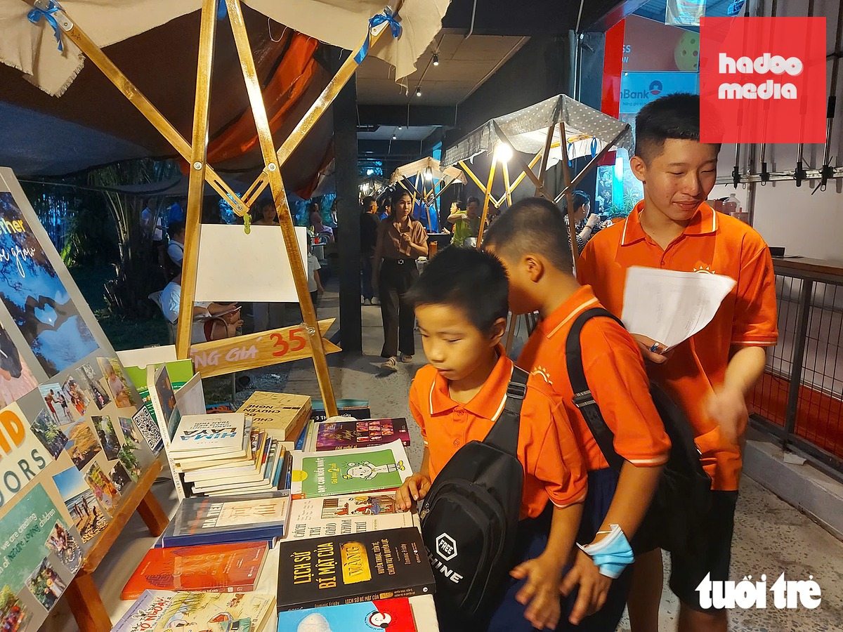 Học sinh trên đảo Phú Quốc (tỉnh An Giang) - Ảnh: CHÍ CÔNG