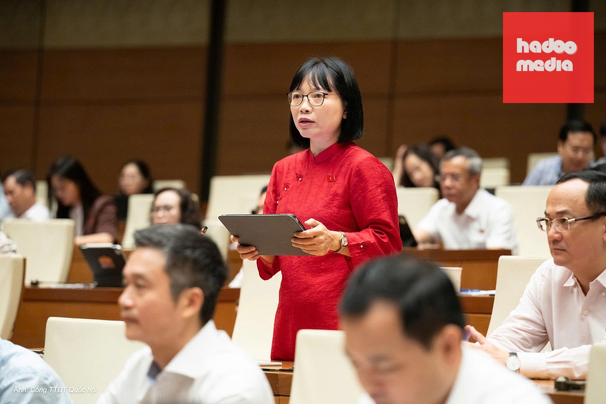 Đại biểu Nguyễn Thị Việt Nga phát biểu tại hội trường ngày 20/8. Ảnh: Cổng TTĐT Quốc hội