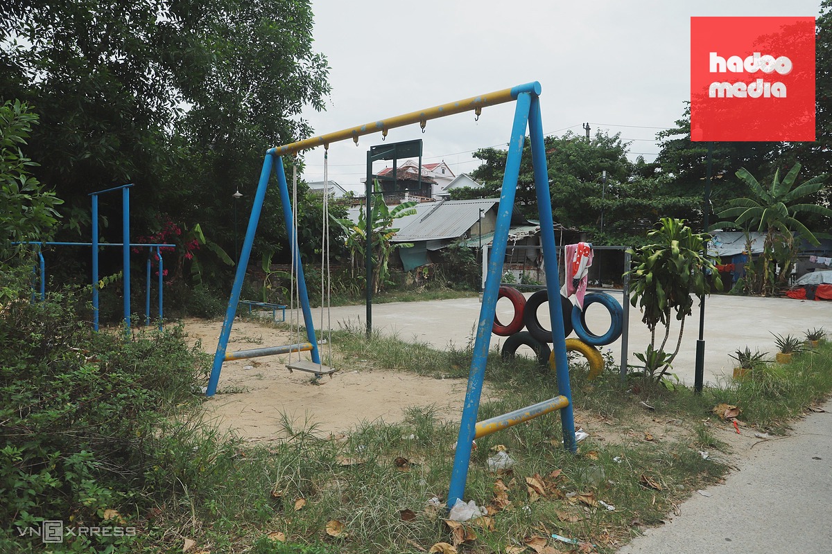 Người dân trong lăng vua triều Nguyễn mòn mỏi chờ ngày giải tỏa