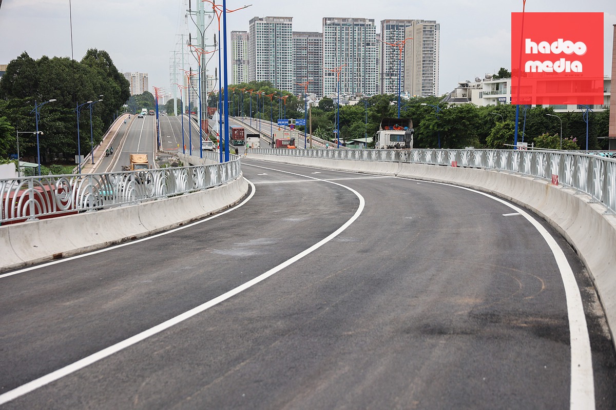 Cầu vượt nút giao An Phú hoàn thành sau hai lần trễ hẹn, mở lối cho cảng Cát Lái