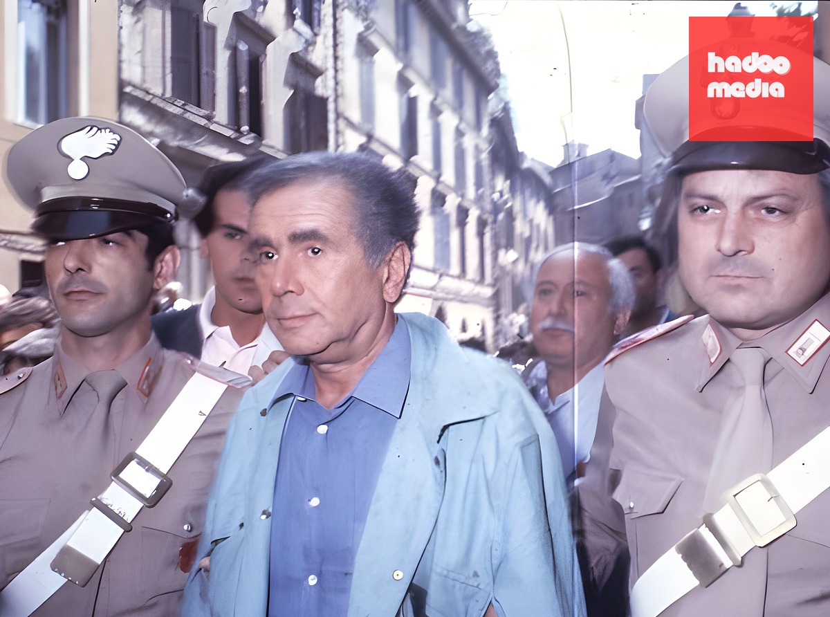 Enzo Tortora bị cảnh sát bắt khi đang ở khách sạn Plaza, Rome, sáng 17/6/1983. Ảnh: Corriere