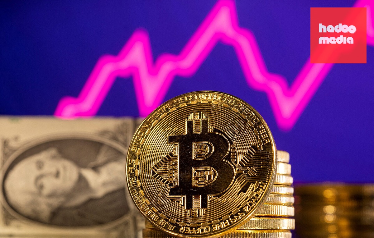 Giá dầu, vàng và Bitcoin đồng loạt tăng mạnh - Ảnh: REUTERS