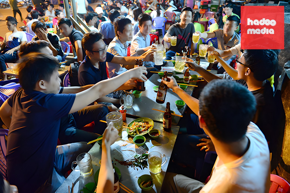 Kết quả kinh doanh ngành bia rượu hồi phục nhờ nắng nóng kéo dài - Ảnh: QUANG ĐỊNH