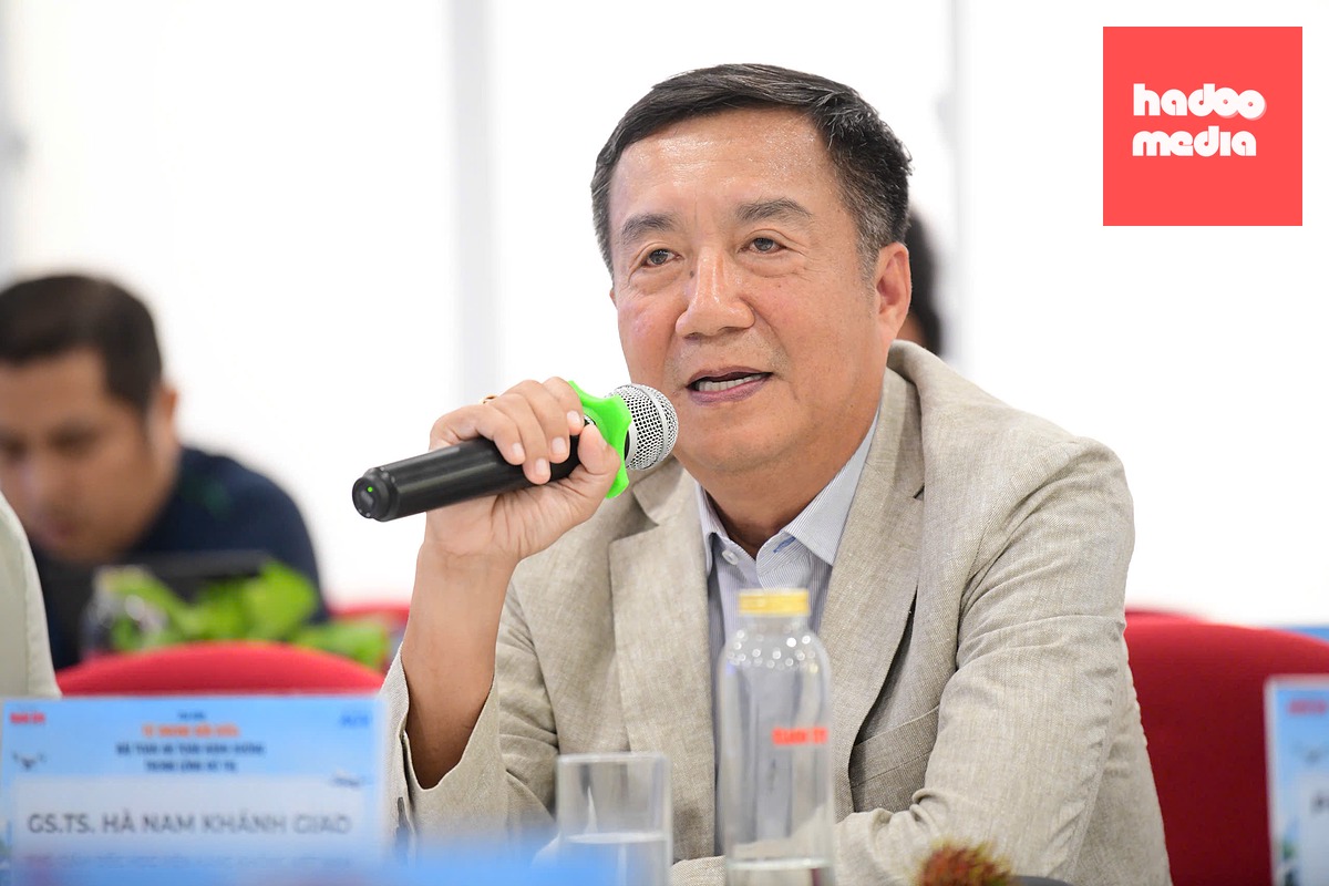 GS.TS Hà Nam Khánh Giao - Phó giám đốc Học viện Hàng không Việt Nam - Ảnh: QUANG ĐỊNH