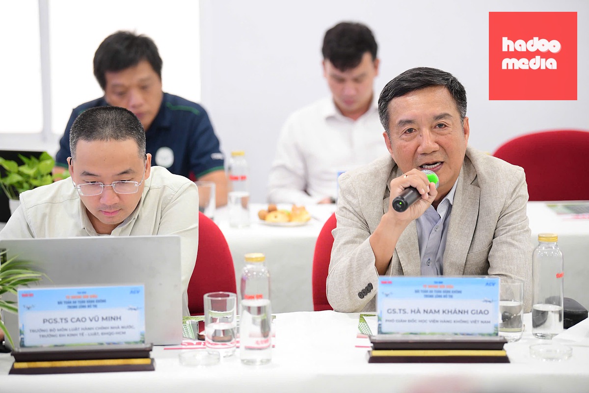 GS.TS Hà Nam Khánh Giao - Phó giám đốc Học viện Hàng không Việt Nam - Ảnh: QUANG ĐỊNH