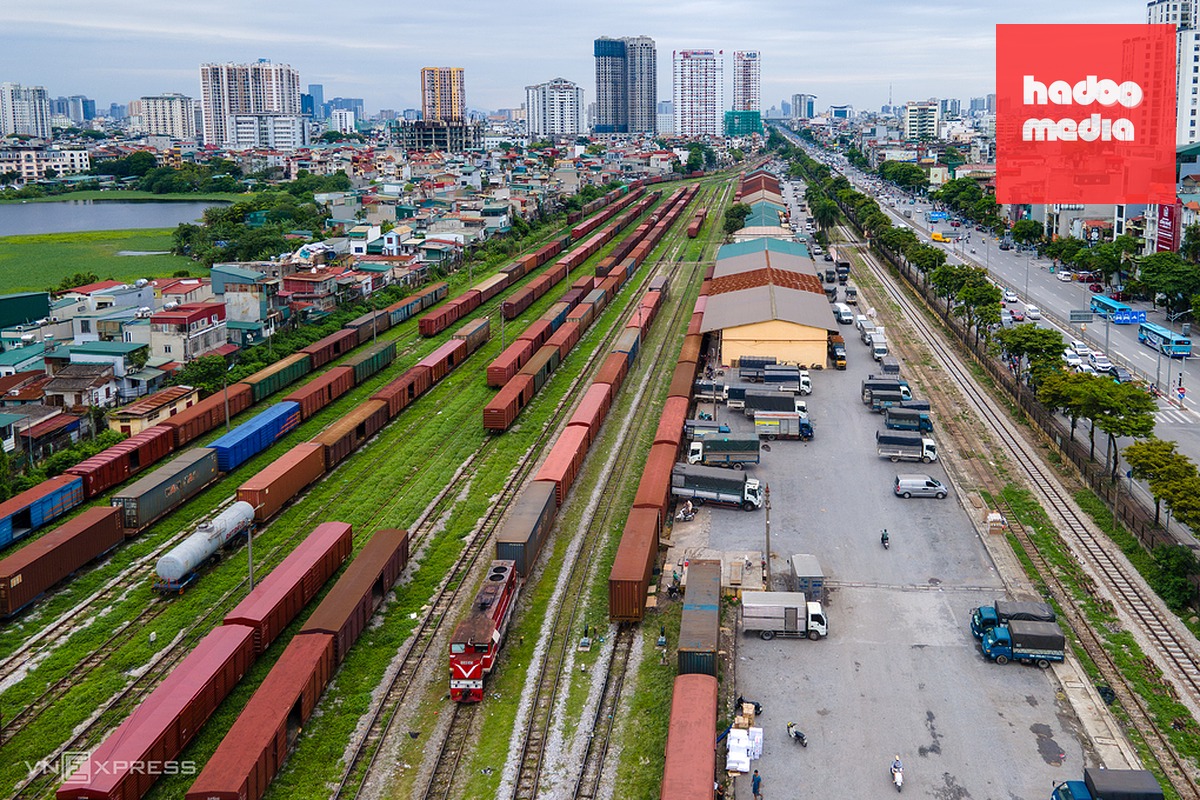 Hiện trạng tuyến đường sắt Ga Hà Nội – Ngọc Hồi. Ảnh: Thế Bằng