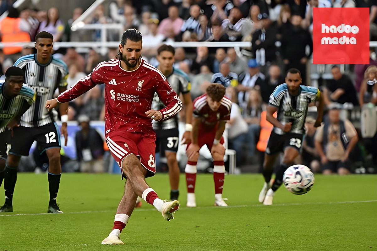 Dominik Szoboszlai gỡ hòa 2-2 cho Liverpool. Ảnh: Sky Sports.
