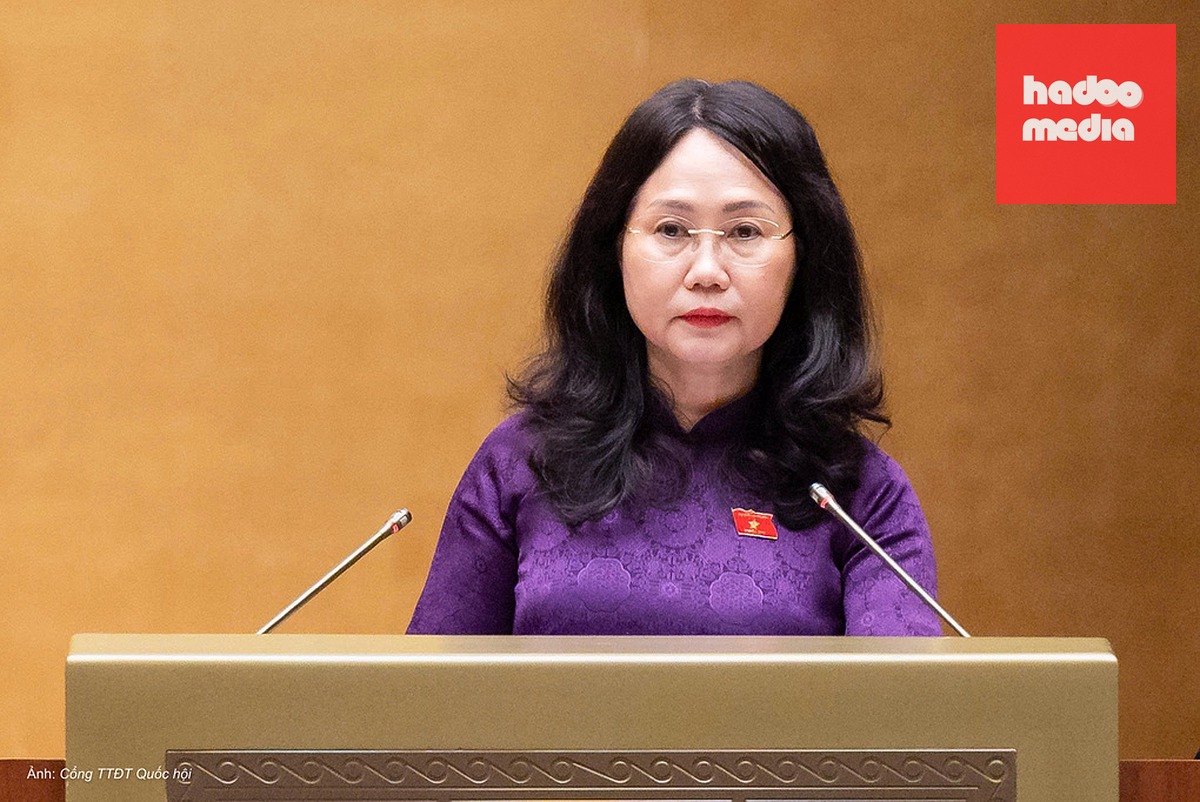 Bộ trưởng Văn hóa, Thể thao và Du lịch Lâm Thị Phương Thanh trình bày giải trình trước khi Quốc hội bấm nút thông qua Nghị quyết, sáng 24/8. Ảnh: Cổng TTĐT Quốc hội