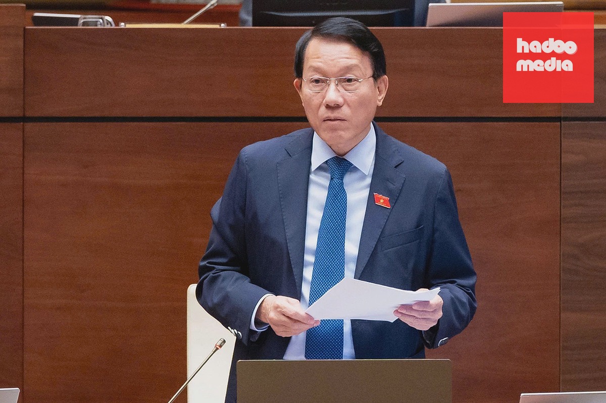 Bộ trưởng Công an Lương Tam Quang giải trình một số nội dung trước khi Quốc hội bấm nút thông qua. Ảnh: Cổng TTĐT Quốc hội