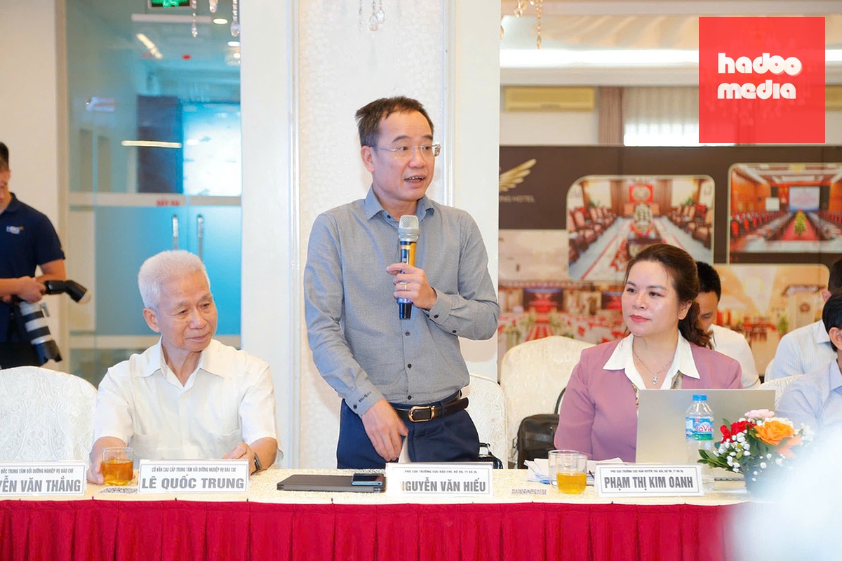 Ông Nguyễn Văn Hiếu, Phó cục trưởng Cục Báo chí, phát biểu tại tọa đàm ngày 24/8. Ảnh: Lê Tân