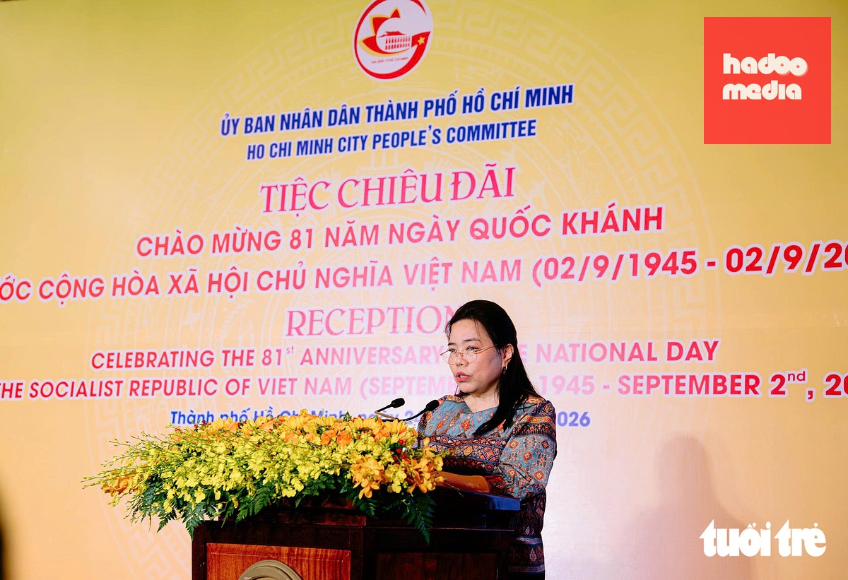 Tổng lãnh sự Thái Lan tại TP.HCM Wiraka Moodtitaporn đại diện Lãnh sự đoàn phát biểu - Ảnh: NGỌC ĐỨC