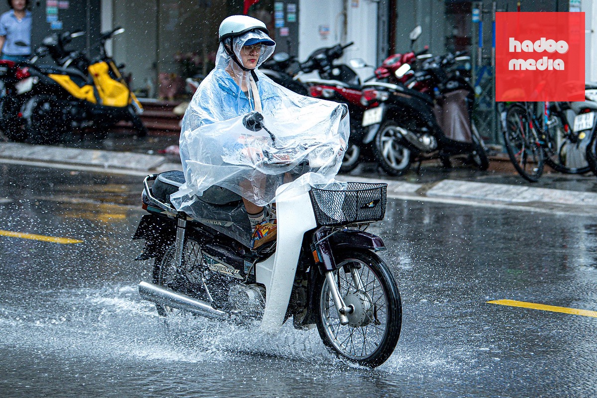 Hôm nay 25-8, thời tiết Bắc Bộ mưa giảm dần - Ảnh: NAM TRẦN